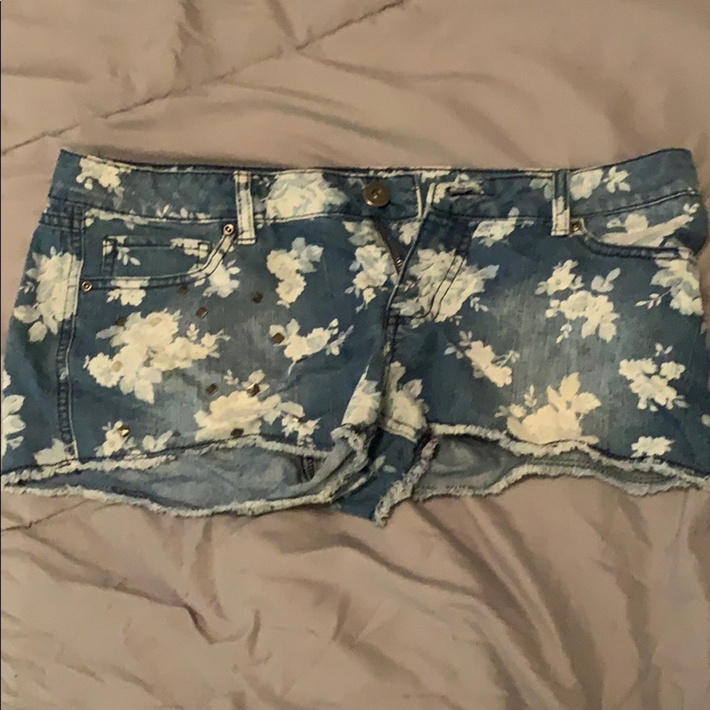 Flowered Jean shorts